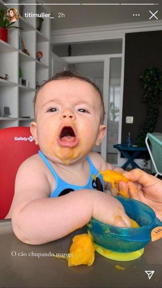 Titi Müller arranca risadas com foto do filho comendo manga