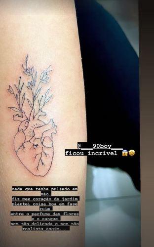 Marília Mendonça mostra nova tatuagem no braço 