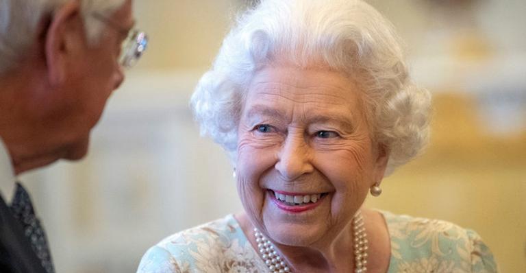 Rainha Elizabeth II toma segunda dose da vacina contra a ...