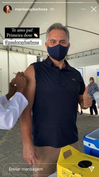 Pai de Marina Ruy Barbosa tomando vacina