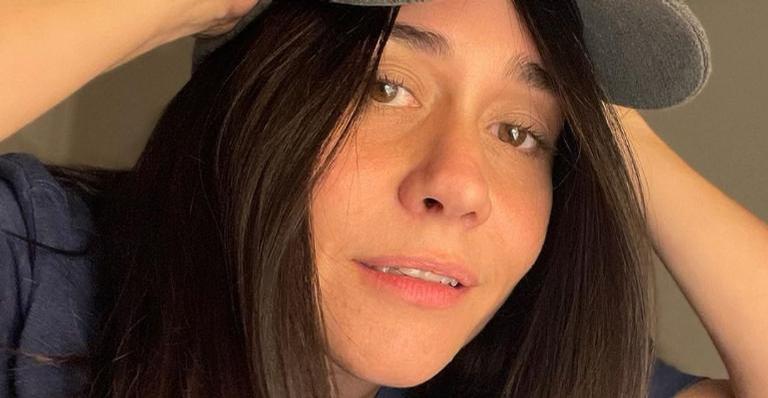 Alessandra Negrini arranca elogios dos seguidores ao aparecer natural nas redes sociais após banho