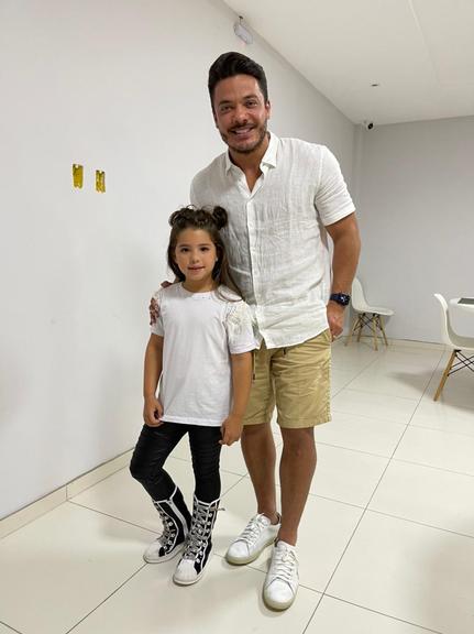 Miss Universo Baby, Sophia Eldo, grava com Wesley Safadão