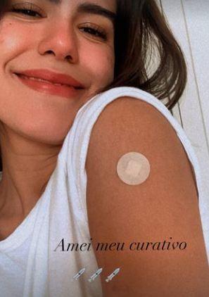 Antonia Morais toma vacina contra a covid-19