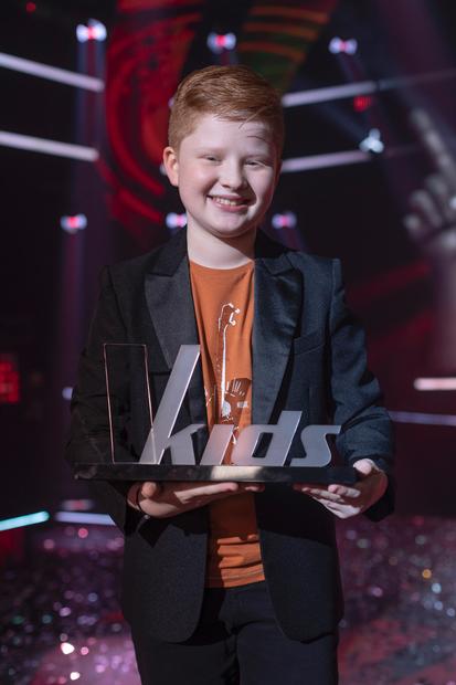 Gustavo Bardim, do time de Michel Teló, é o campeão do 'The Voice Kids'