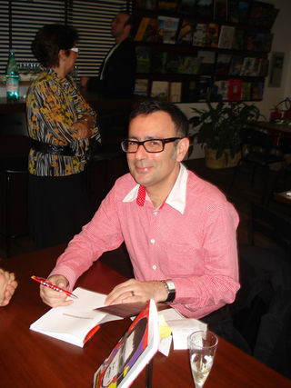 Mario Queiroz lança livro em Blumenau