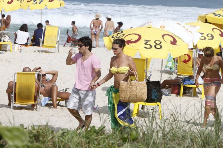 Camila Rodrigues: praia com seu amor