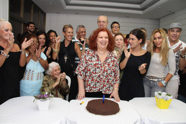 Beth Carvalho celebra 65 anos no RJ
