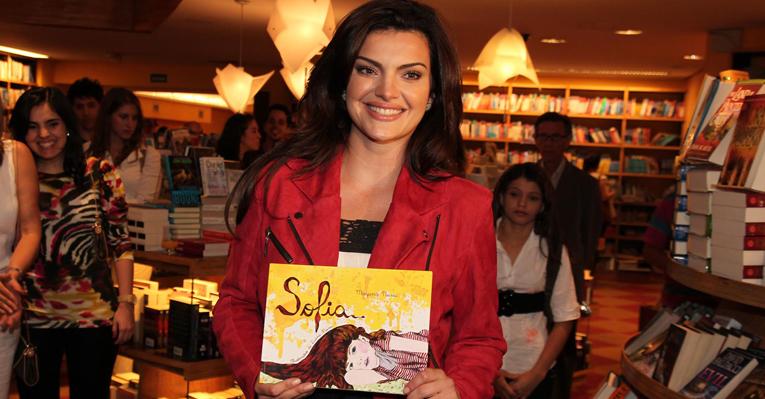 <strong>Mayana Neiva</strong> lança livro em São Paulo