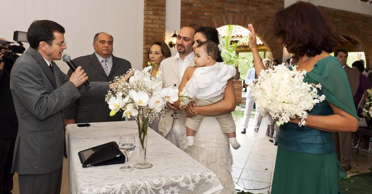 A boda e a plena felicidade de <strong>Carla Cecato</strong>