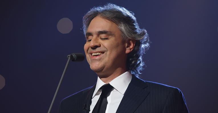 De volta ao Brasil, <strong>Andrea Bocelli</strong> diz que só falta fazer concerto na lua