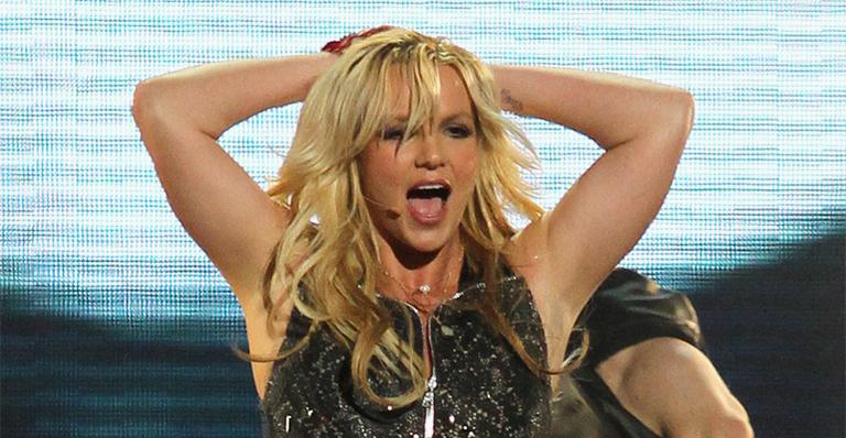 <strong>Britney Spears</strong> entra em pânico ao enfrentar terremoto no Chile 