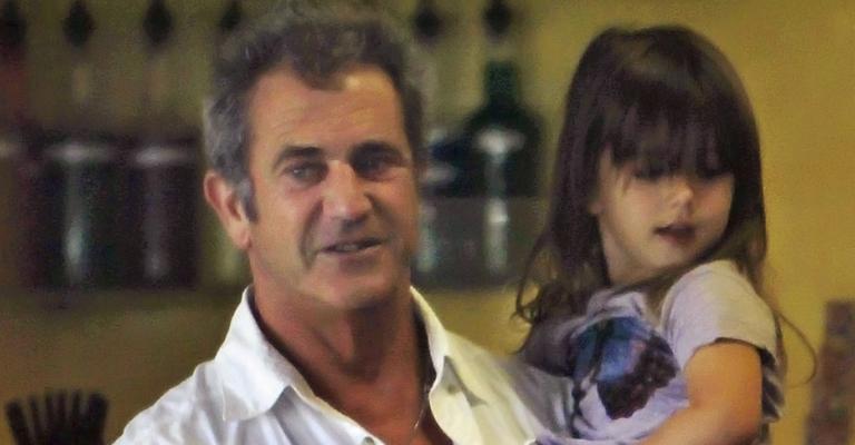 <strong>Mel Gibson</strong> e sua doce <strong>Lucia</strong> 