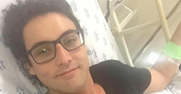Bruno De Luca posta selfie no hospital: 