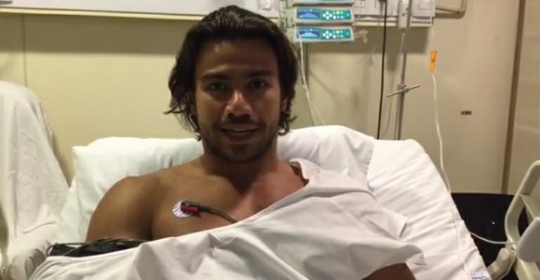 Mariano grava vídeo em leito de hospital após acidente no 'Saltibum': 