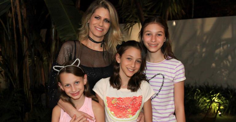Com as filhas, Didi Wagner lança nova temporada de 'Lugar Incomum'