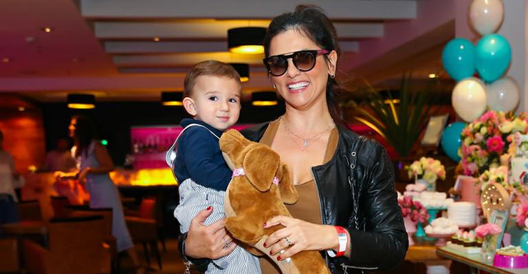 Suzana Alves faz rara aparição com o filho, Benjamin