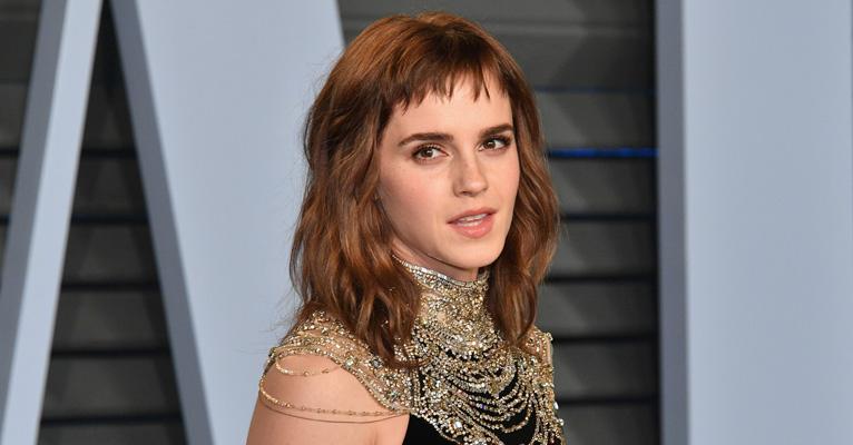 Emma Watson faz tatuagem com erro ortográfico e exibe em festa pós-Oscar