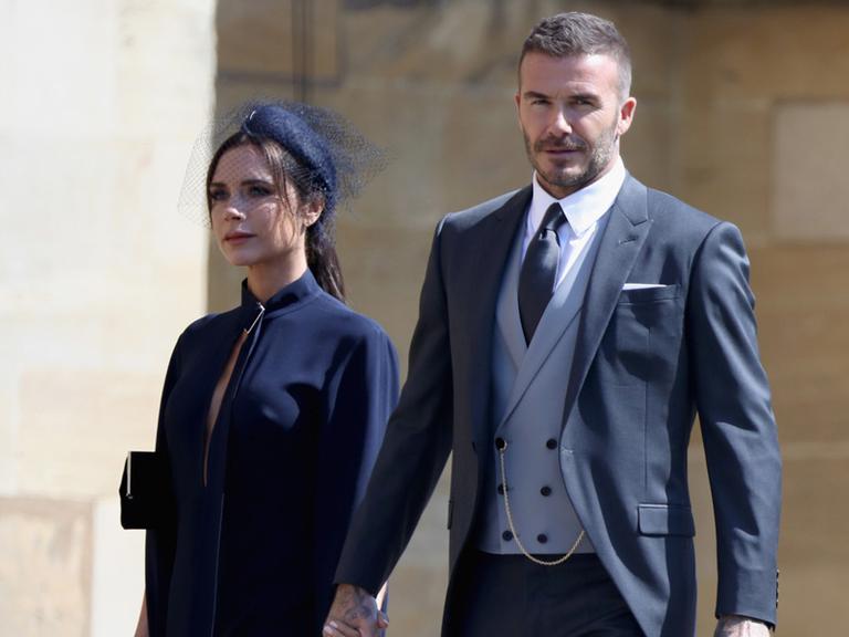 David e Victoria Beckham leiloarão as roupas que usaram no casamento real