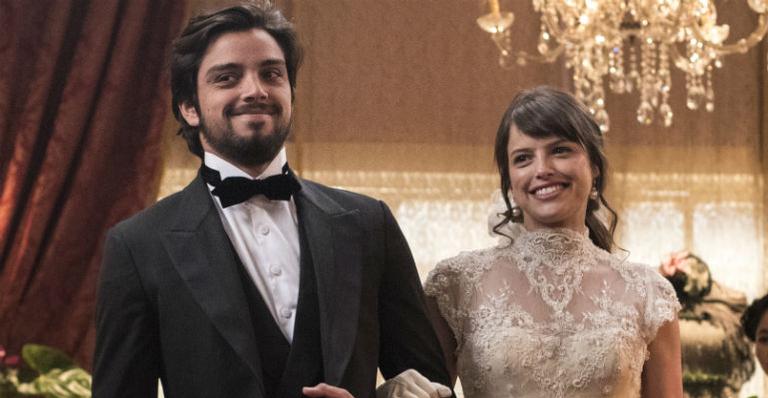 Rodrigo Simas e Agatha Moreira aparecem prontos para o casamento em 'Orgulho e Paixão'
