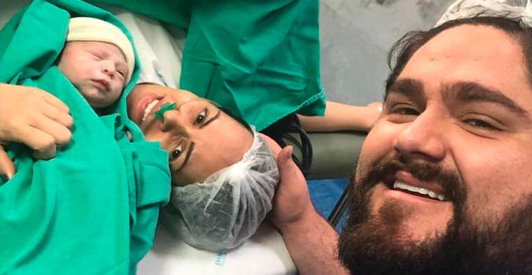 Cesar Menotti encanta ao compartilhar momento íntimo com Maitê, sua filha de 5 meses