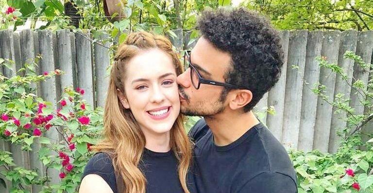 Namorando Sérgio Malheiros, Sophia Abrahão fala sobre pedido de casamento: ''Rola essa pressão''
