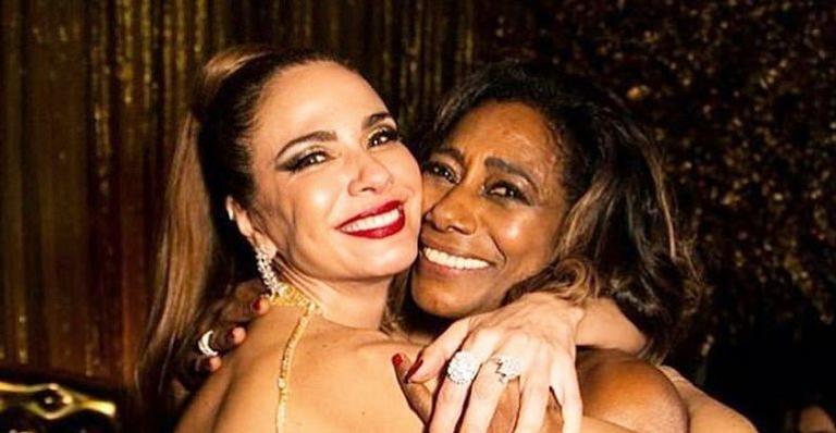 Dupla luxuosa: Gloria Maria e Luciana Gimenez aparecem juntas e deixam internautas impressionados