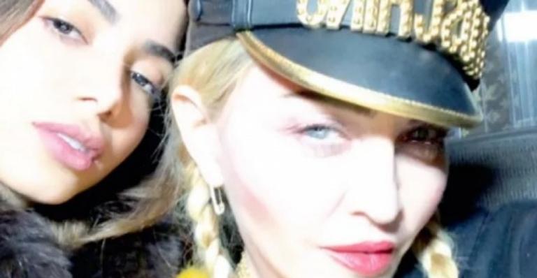 Madonna solta a voz cantando trecho em português de hit com Anitta e funkeira responde