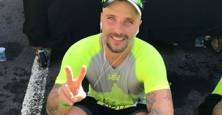 Bruno Gagliasso participa da Meia Maratona do Rio e percorre 21 km