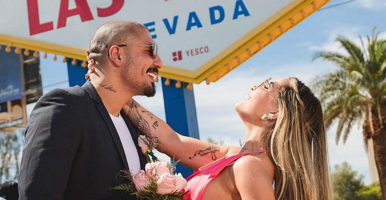 Aline Gotschalg e Fernando Medeiros renovam os votos de casamento em Las Vegas
