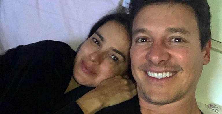 Rodrigo Faro compartilha momento íntimo com a esposa Vera Viel: ''Embaixo da coberta com ela''