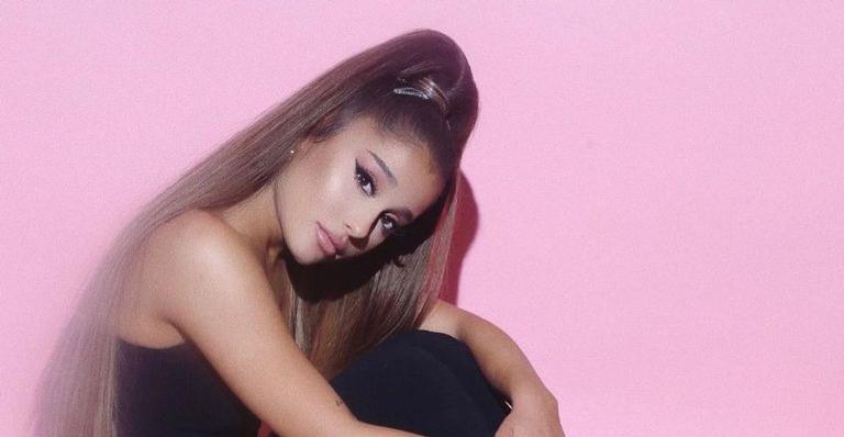 Ariana Grande rebate crítica sobre uso de playback: ''Poderia fazer isso na sala da sua casa''