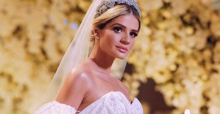 Thássia Naves se casa com Artur Attie usando vestido grifado avaliado em cerca de R$1,5 milhão