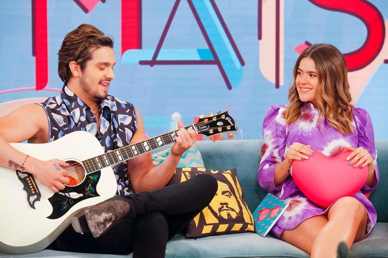 Luan Santana aparece no Programa da Maísa e surpreende a apresentadora com música inédita