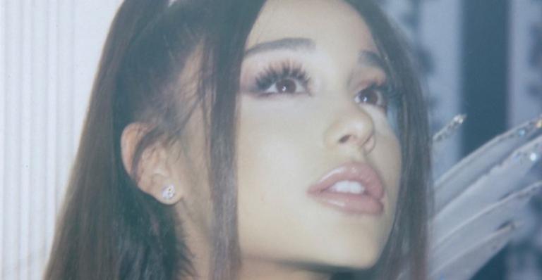 Ariana Grande libera a suposta tracklist do seu álbum ao vivo: ''Só com as favoritas dos fãs''