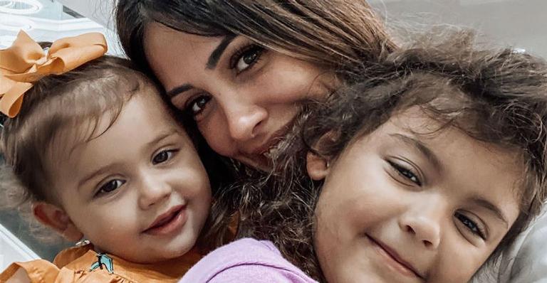 Mãe de duas, Bella Falconi abre o jogo sobre maternidade: ''Encaro o desafio com muita dificuldade''