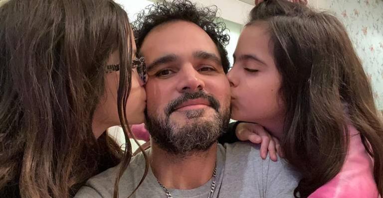 Luciano Camargo posta foto das filhas e fala sobre pedido especial feito por elas