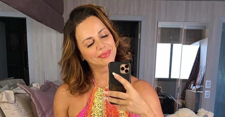 Viviane Araújo ostenta corpão em clique na praia: ''A mulher mais linda do Brasil''