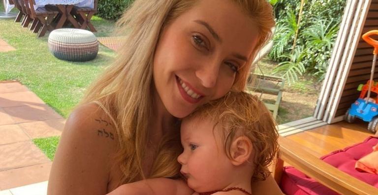 Luiza Possi compartilha foto com o filho e faz declaração: ''Te amo loucamente''