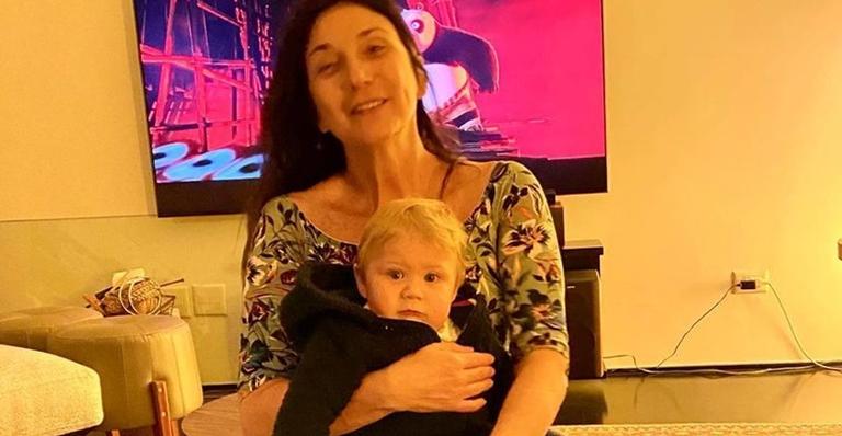 Zizi Possi se derrete por clique fofíssimo da filha com o seu neto: ''Meus amores''