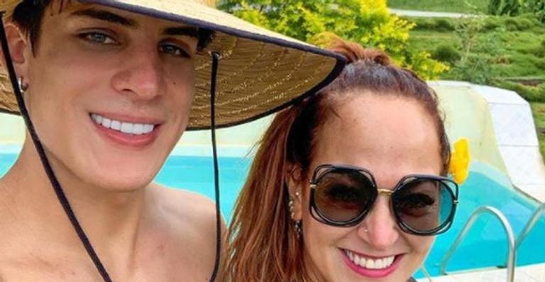 Mãe de Neymar Jr. é flagrada com o modelo Tiago Ramos em Fortaleza