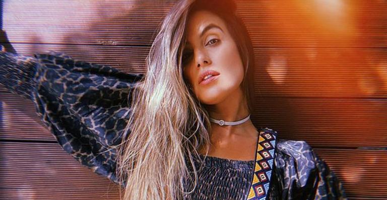 Em Jericoacoara, ex-BBB Carol Peixinho posa para clique de dar inveja e fãs elogiam