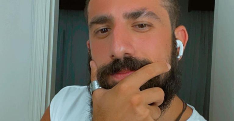 Kaysar Dadour arranca suspiros com cliques provocantes nas redes sociais: ''Vem me pegar''