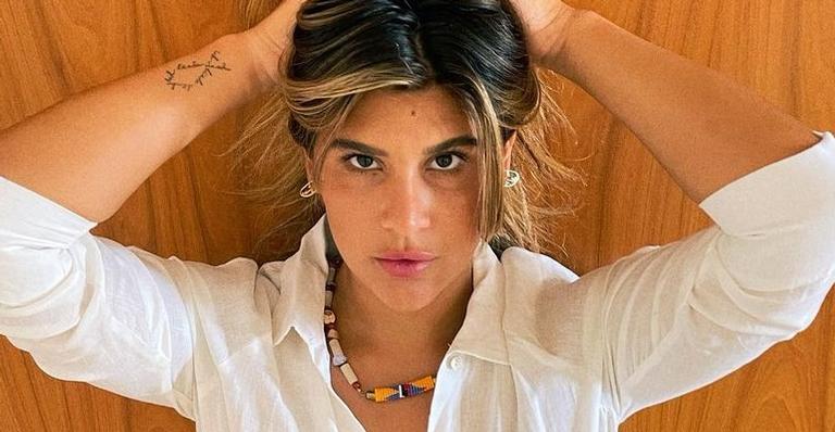 Giulia Costa puxa calcinha fio dental até o limite e ostenta bumbum impecável: ''Obra de arte''
