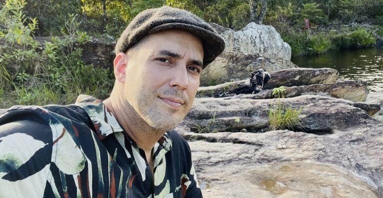 André Marques faz passeio em cachoeira na Serra da Canastra: ''Que lugar mágico''