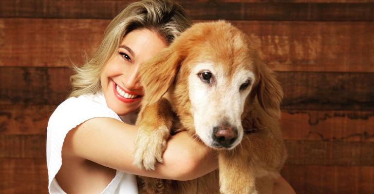 Fernanda Gentil exibe problema de mobilidade da cachorra: ''Não consegue mais descer escada''