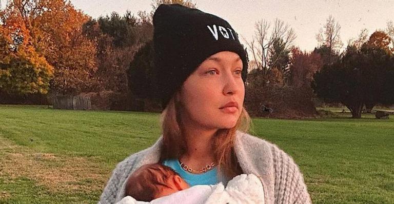 Gigi Hadid faz carta aberta aos paparazzis e fãs sobre a privacidade da filha, Khai, de 9 meses