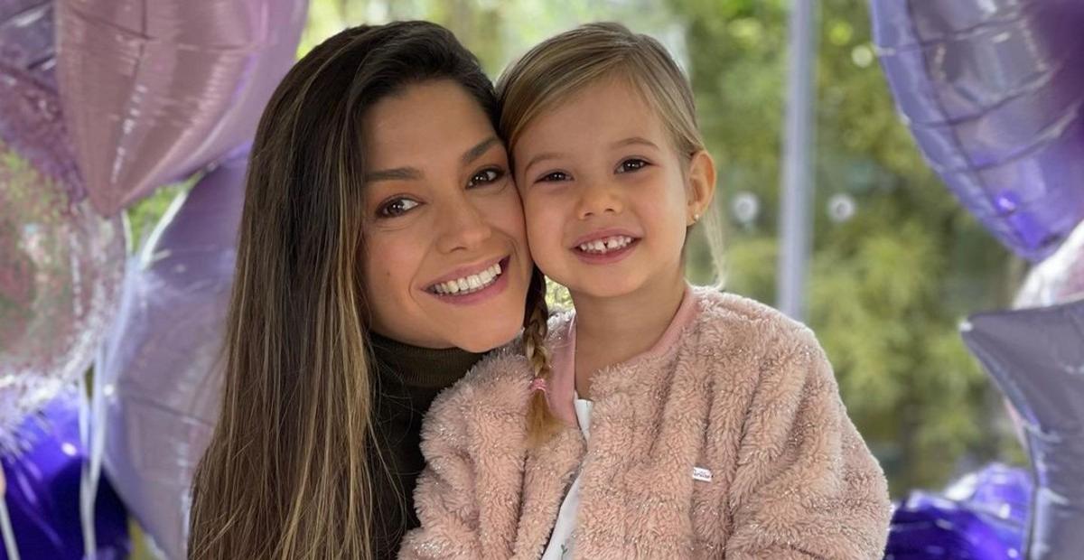 Thaís Fersoza presta homenagem pelo aniversário da filha: ''Você é milagre duplo''