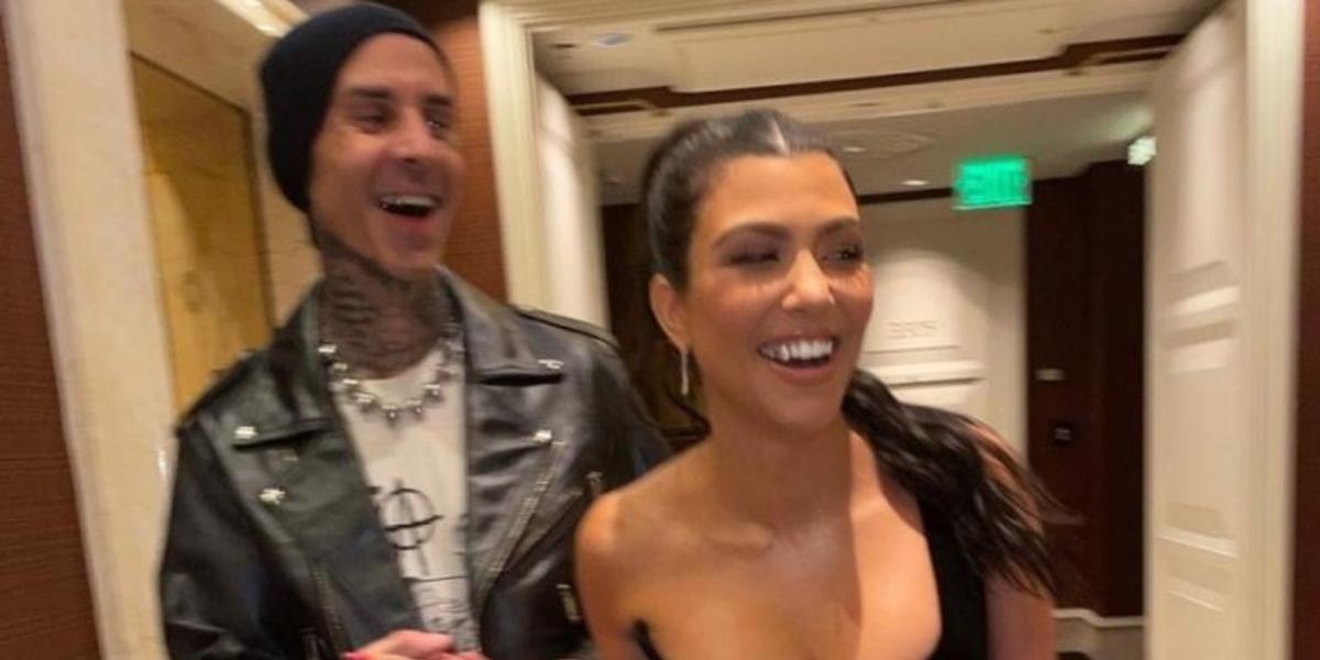 Travis Barker supera trauma com apoio da namorada, Kourtney Kardashian: ''Nada é impossível''
