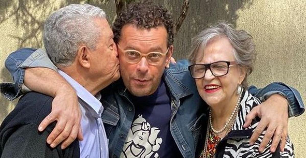 Fernando Rocha celebra 56 anos de casamento dos pais: ''História linda com dias de sol e chuva''