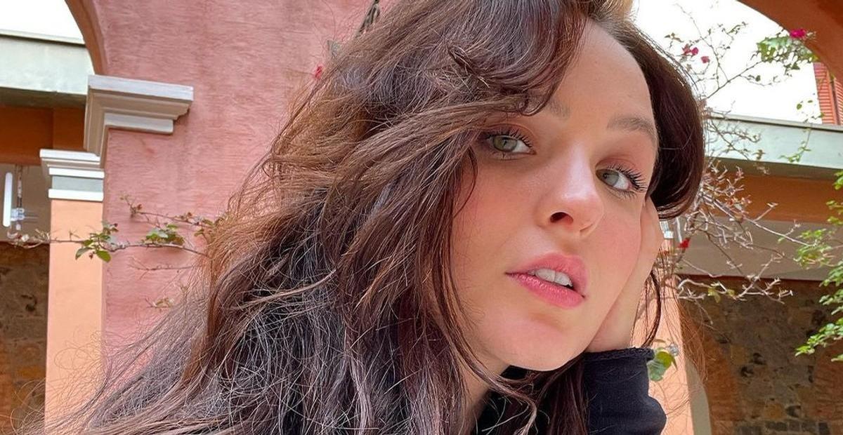 Larissa Manoela resgata clique de biquíni e beleza natural impressiona: ''Maravilhosa''